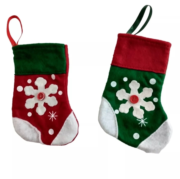 11 PCs  Mini Christmas Holiday Felt Stockings Green/Red 5" Length - Picture 2 of 3